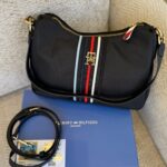 Tommy Hilfiger Women's Poppy Shoulder Bag (Black)