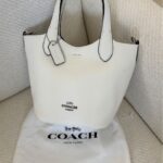 Coach Hanna Bucket Bag in chalk