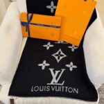 Louis Vuitoon Scarf blk\3