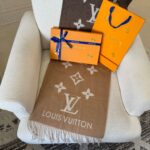 Louis Vuitton  Scarf (Wool)