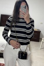 ⁦Chanel mini top handle vanity case with a chain⁩ - الصورة ⁦3⁩