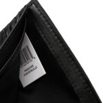 ⁦Tommy Hilfiger Elgon or Monogram Embossed bifold leather wallet in black⁩ - الصورة ⁦7⁩