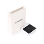 ⁦Calvin Klein Jeans black leather bifold wallet⁩ - الصورة ⁦5⁩