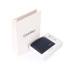 ⁦Calvin Klein Saffiano leather bifold wallet in blue⁩ - الصورة ⁦2⁩