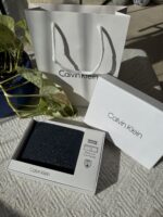 ⁦Calvin Klein Saffiano leather bifold wallet in blue⁩ - الصورة ⁦5⁩
