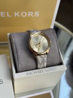 ⁦Michael Kors Women's Jaycie Watch⁩ - الصورة ⁦4⁩