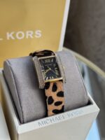 Michael Kors Emery Three-Hand Animal Print Leather Watch - תמונה 3
