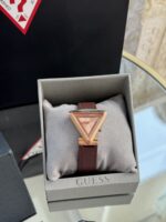 Guess Triangle Analog Watch - תמונה 4