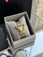 ⁦Guess Ladies Fame Gold Tone Triangular Crystal Watch GW0508L2⁩ - الصورة ⁦6⁩