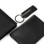 ⁦Calvin Klein black Soft leather wallet and keychain gift set⁩ - الصورة ⁦7⁩