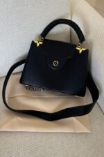 ⁦Louis Vuitton Capucines MM bag⁩ - الصورة ⁦3⁩