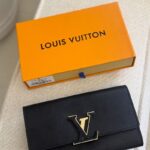 Louis Vuitton black Taurillon leather Capucines wallet M61248
