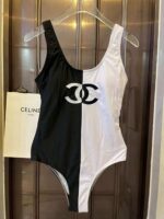 ⁦CHANEL B/W One-Piece Swimsuit⁩ - الصورة ⁦4⁩