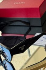⁦Prada PR A09S butterfly-frame sunglasses⁩ - الصورة ⁦3⁩
