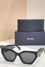 Prada PR A09S butterfly-frame sunglasses
