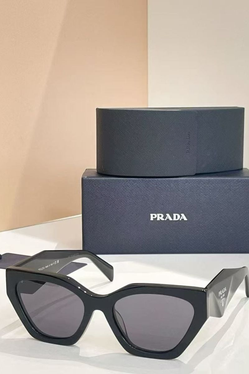 41 Prada PR A09S butterfly-frame sunglasses - الصورة 1