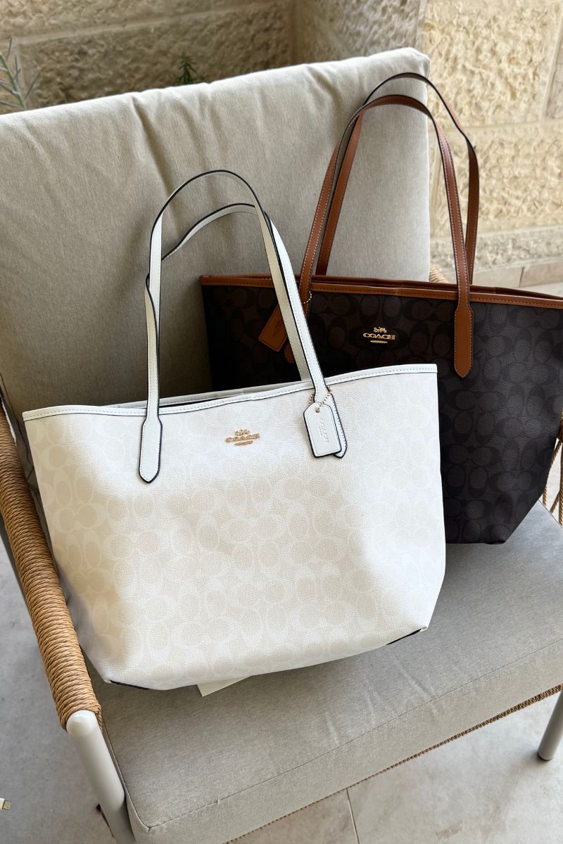 9 Coach City Tote in Signature Canvas - תמונה 1
