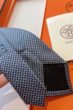 ⁦Hermès Faconnée H Silk Tie⁩ - الصورة ⁦4⁩