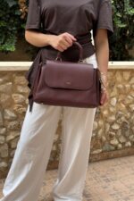 ⁦Coach Slouchy Rogue Top Handle Bag⁩ - الصورة ⁦3⁩