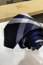 ⁦Burberry Check Silk Tie N⁩ - الصورة ⁦3⁩