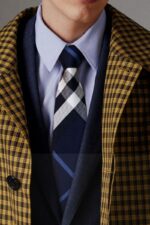 ⁦Burberry Check Silk Tie N⁩ - الصورة ⁦4⁩