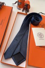 Hermès Faconnée H Silk Tie BL - الصورة 5