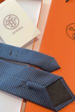 Hermès Faconnée H Silk Tie BL - الصورة 6