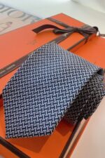 ⁦Hermès Faconnée H Silk Tie⁩ - الصورة ⁦3⁩