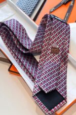⁦Hermès Silk Rope Hearts Tie Pin⁩ - الصورة ⁦2⁩
