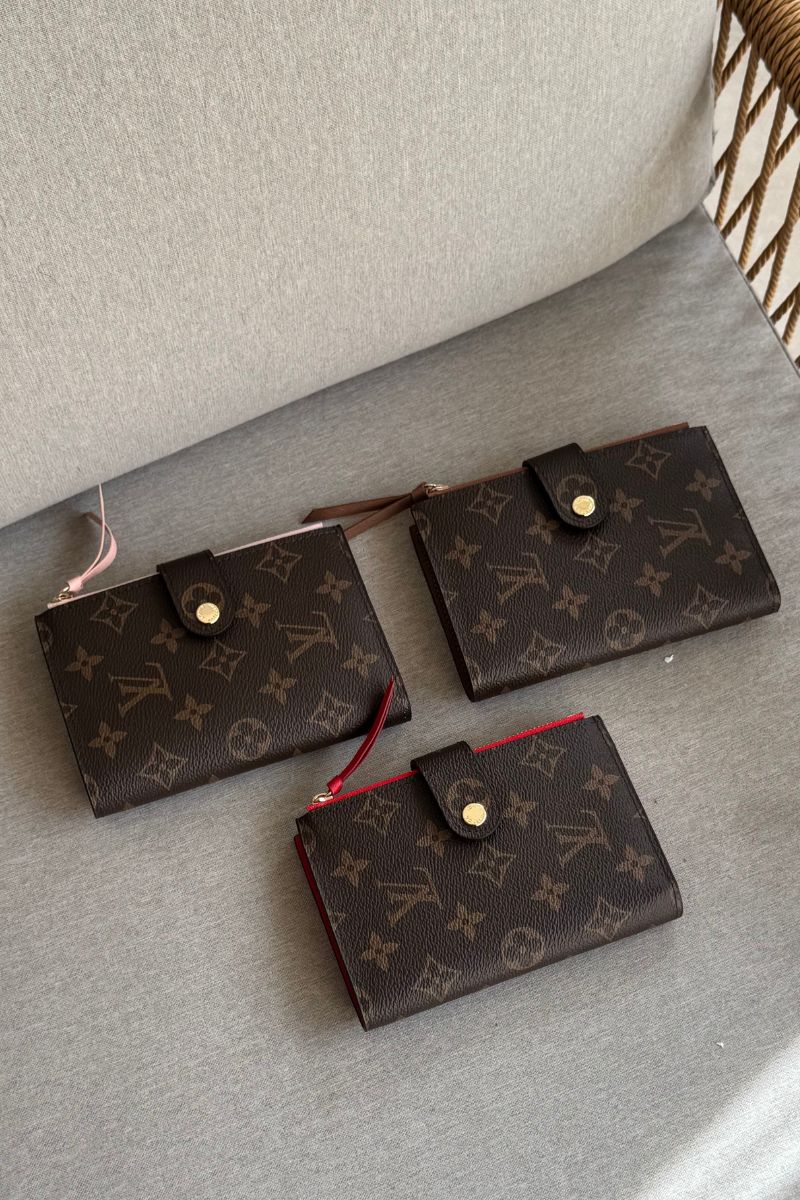2 Louis Vuitton Pallas Compact Wallet - الصورة 1