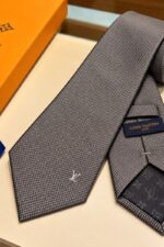⁦Louis Vuitton Signature Tie G⁩ - الصورة ⁦2⁩