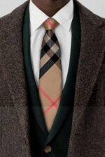 ⁦Burberry Check Silk Tie Be⁩ - الصورة ⁦6⁩