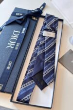 ⁦Dior Oblique Dual Tie in Blue Silk⁩ - الصورة ⁦2⁩