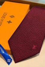 ⁦Louis Vuitton Signature Tie R⁩ - الصورة ⁦4⁩