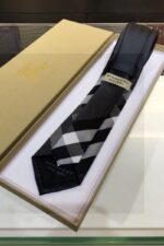 ⁦Burberry Check Silk Tie G⁩ - الصورة ⁦2⁩