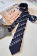 ⁦Dior Oblique Dual Tie in Blue Silk⁩ - الصورة ⁦3⁩