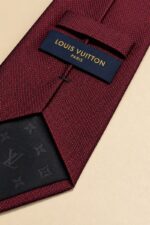 ⁦Louis Vuitton Signature Tie R⁩ - الصورة ⁦2⁩
