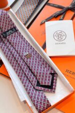 ⁦Hermès Silk Rope Hearts Tie Pin⁩ - الصورة ⁦5⁩