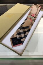 ⁦Burberry Check Silk Tie Be⁩ - الصورة ⁦2⁩