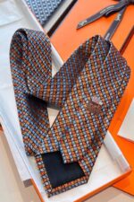 ⁦Hermès Silk Rope Hearts Tie Or⁩ - الصورة ⁦5⁩
