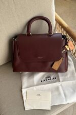 ⁦Coach Slouchy Rogue Top Handle Bag⁩ - الصورة ⁦4⁩
